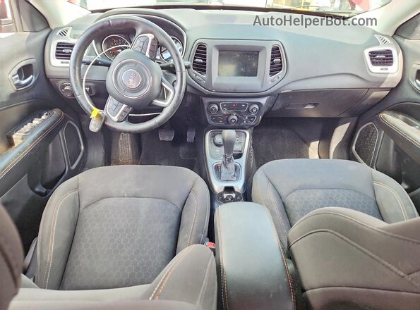 3C4NJDAB2KT629386 2019 JEEP COMPASS Red Вид панелі приладів