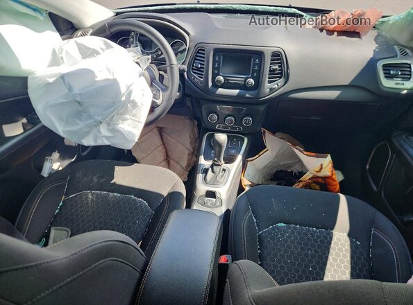 3C4NJDAB7HT667074 2017 JEEP COMPASS Синий Вид панели приборов