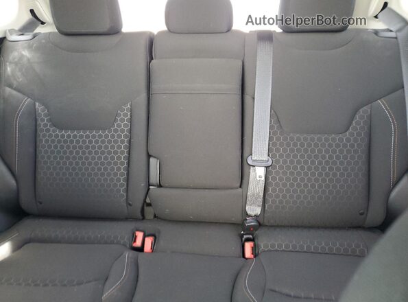 3C4NJDAB7JT191284 2018 JEEP COMPASS White Vista de los asientos traseros
