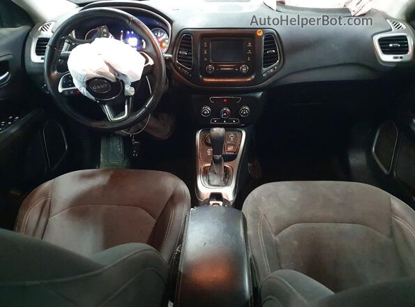 3C4NJDAB9HT645920 2017 JEEP COMPASS Красный Вид панели приборов