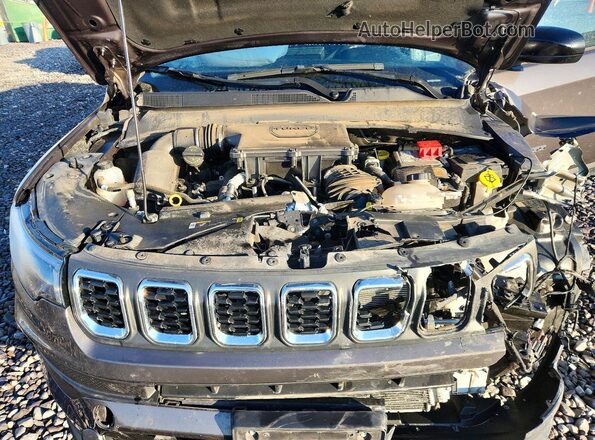 3C4NJDAN4RT146132 2024 JEEP COMPASS Gray Vista interior trasera