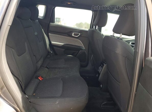 3C4NJDAN7PT570272 2023 JEEP COMPASS Gray Widok wnętrza z tyłu