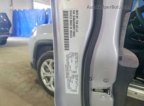 3C4NJDAN8RT136025 2024 JEEP COMPASS Серебряный Панорамный вид салона 360°