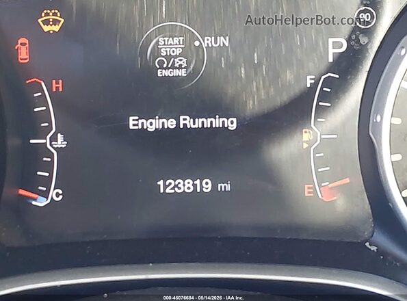 3C4NJDBB0JT144659 2018 JEEP COMPASS White 