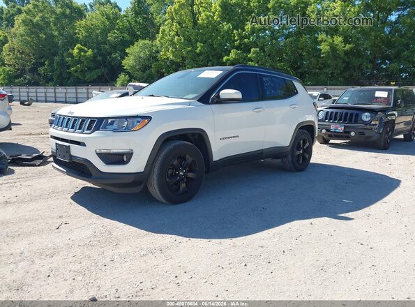 3C4NJDBB0JT144659 2018 JEEP COMPASS White Przód lewy