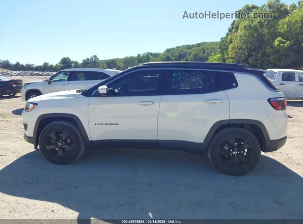 3C4NJDBB0JT144659 2018 JEEP COMPASS White Widok wnętrza 360 stopni