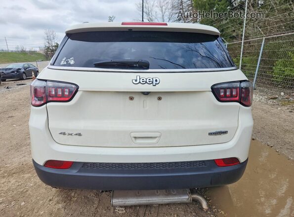 3C4NJDBB0JT423349 2018 JEEP COMPASS Белый Вид сзади