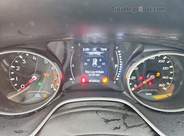 3C4NJDBB0JT423349 2018 JEEP COMPASS Белый Вид щитка приборов