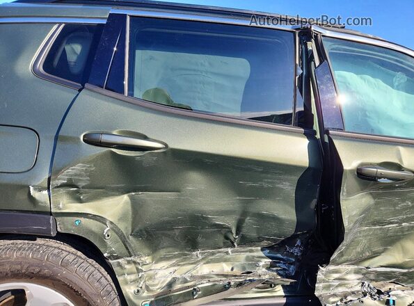 3C4NJDBB0LT204149 2020 JEEP COMPASS Green Widok wnętrza z tyłu
