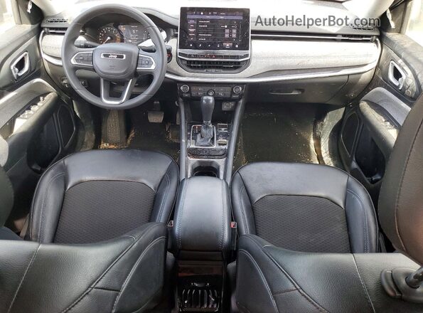 3C4NJDBB0NT200461 2022 JEEP COMPASS Черный Вид панели приборов