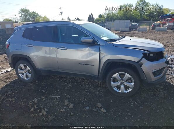 3C4NJDBB1JT176696 2018 JEEP COMPASS Silver Widok wnętrza 360 stopni