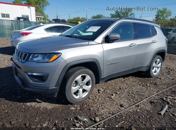 3C4NJDBB1JT176696 2018 JEEP COMPASS Silver Przód lewy