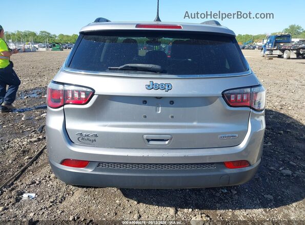 3C4NJDBB1JT176696 2018 JEEP COMPASS Silver 