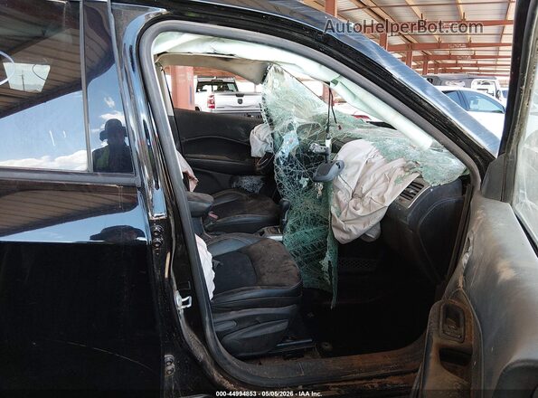 3C4NJDBB1LT224300 2020 JEEP COMPASS Черный Вид салона спереди