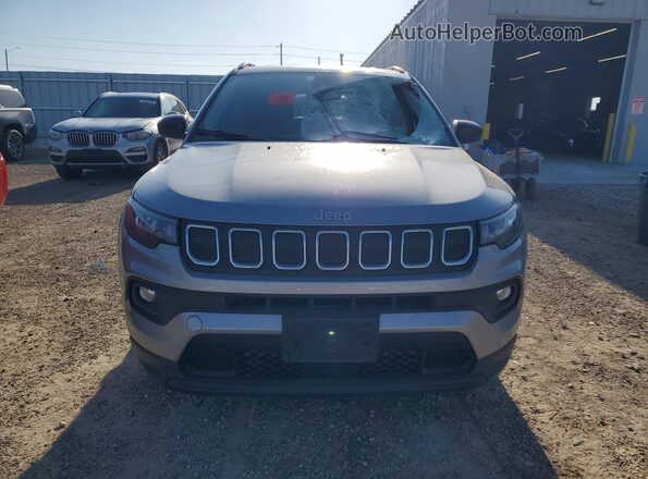 3C4NJDBB1NT224218 2022 JEEP COMPASS Silver Вид спереду