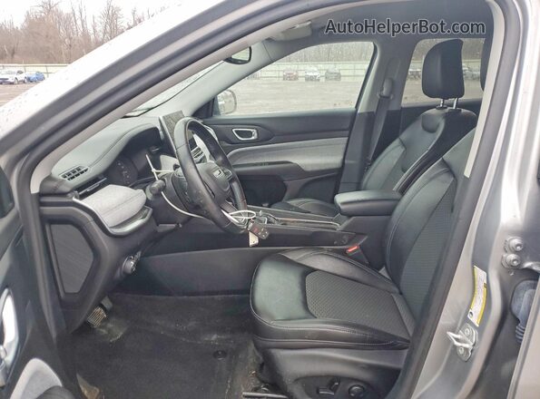 3C4NJDBB1NT233646 2022 JEEP COMPASS Silver Vista interior delantera