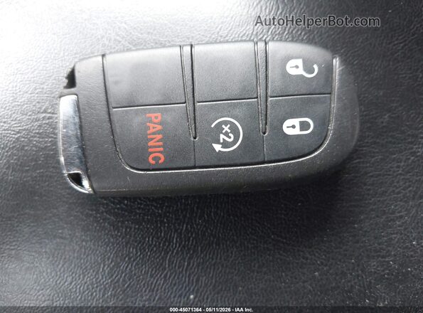 3C4NJDBB2JT103238 2018 JEEP COMPASS Черный Вид панели приборов