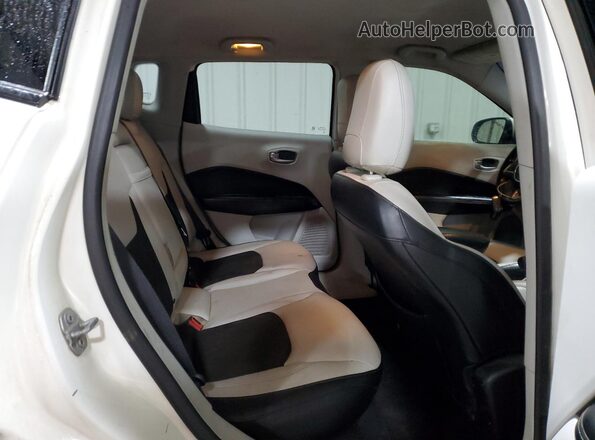 3C4NJDBB2JT113493 2018 JEEP COMPASS White Vista interior trasera