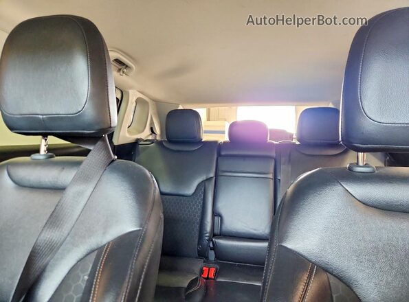 3C4NJDBB2JT185133 2018 JEEP COMPASS Белый Вид задних сидений