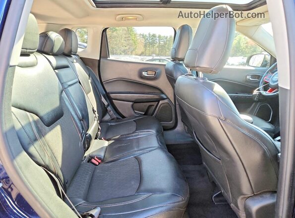 3C4NJDBB2JT222505 2018 JEEP COMPASS Blue Vista interior trasera