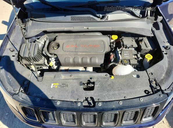 3C4NJDBB2JT222505 2018 JEEP COMPASS Blue Vista del compartimento del motor
