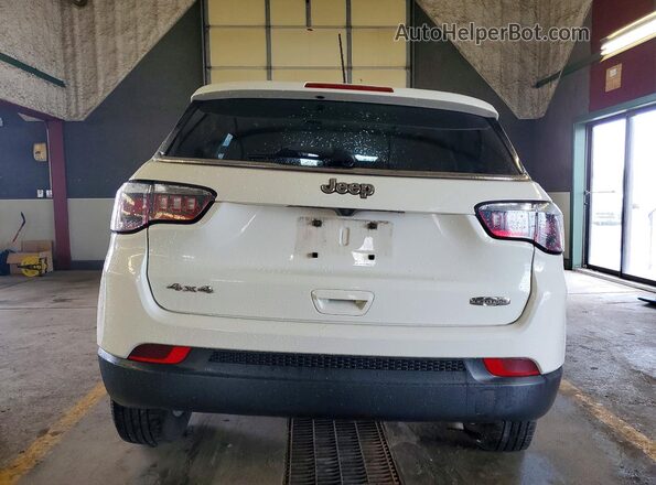 3C4NJDBB2JT349822 2018 JEEP COMPASS Белый Вид сзади