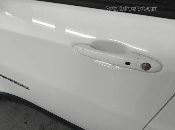 3C4NJDBB2KT850677 2019 JEEP COMPASS White 