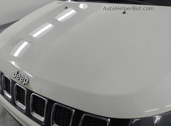 3C4NJDBB2KT850677 2019 JEEP COMPASS White 