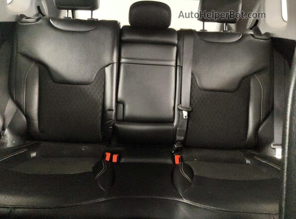 3C4NJDBB2KT850677 2019 JEEP COMPASS White Widok tylnych siedzeń