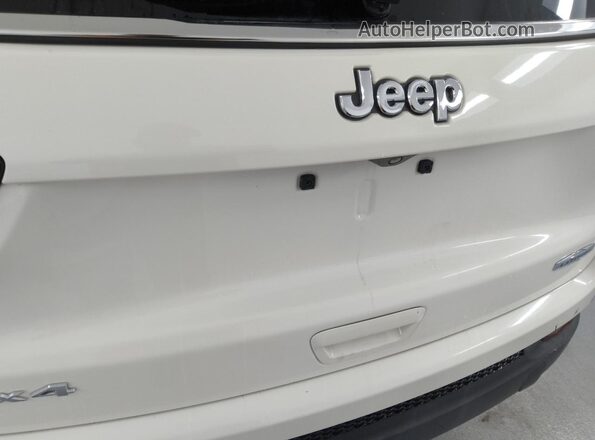 3C4NJDBB2KT850677 2019 JEEP COMPASS White 