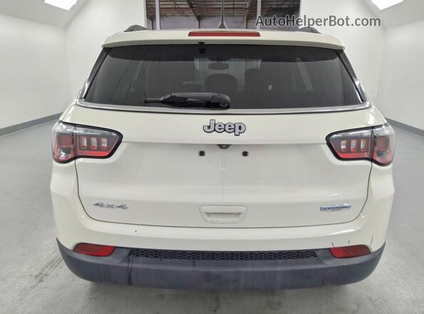 3C4NJDBB2KT850677 2019 JEEP COMPASS White Widok z tyłu