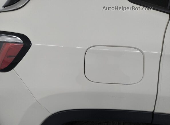 3C4NJDBB2KT850677 2019 JEEP COMPASS White 