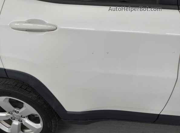 3C4NJDBB2KT850677 2019 JEEP COMPASS White 