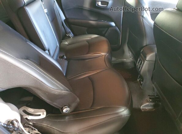 3C4NJDBB2LT239727 2020 JEEP COMPASS Белый Вид задней части салона