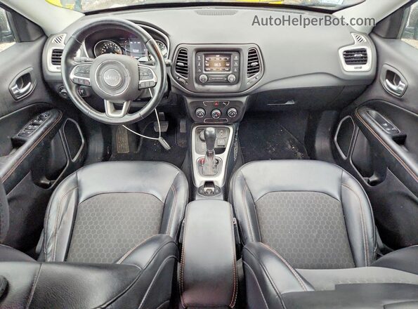 3C4NJDBB3JT138998 2018 JEEP COMPASS Gray წინა პანელის ხედი