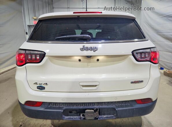 3C4NJDBB3LT121962 2020 JEEP COMPASS White უკანა ხედი