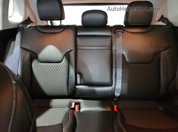 3C4NJDBB3LT121962 2020 JEEP COMPASS White უკანა სავარძლების ხედი