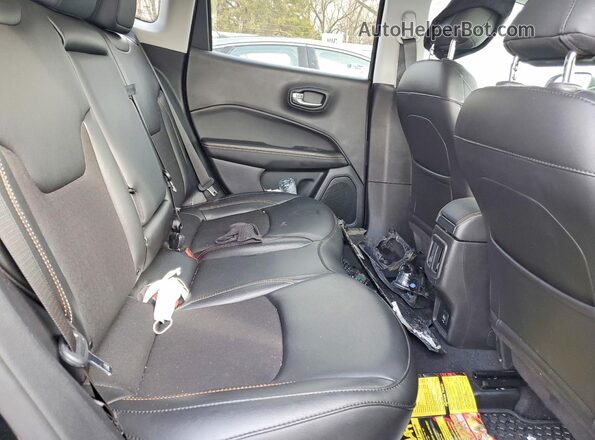 3C4NJDBB3LT157487 2020 JEEP COMPASS Black Вид задньої частини салону