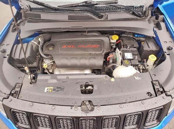 3C4NJDBB4JT316062 2018 JEEP COMPASS Синий Вид подкапотного пространства