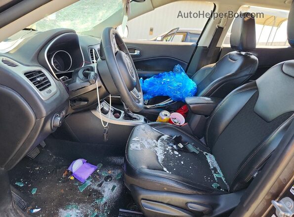 3C4NJDBB4MT578779 2021 JEEP COMPASS Угольный Вид салона спереди