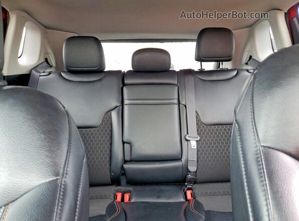 3C4NJDBB5HT651745 2017 JEEP COMPASS Red Vista de los asientos traseros