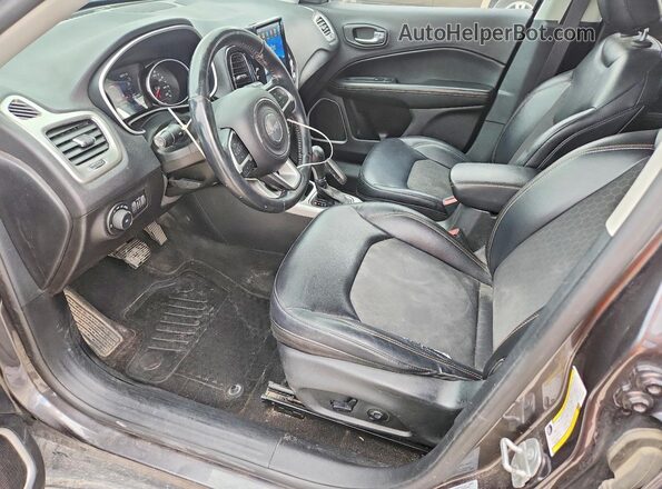 3C4NJDBB5HT672093 2017 JEEP COMPASS Gray წინა სალონის ხედი