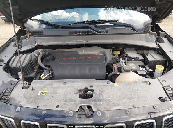 3C4NJDBB5JT145564 2018 JEEP COMPASS Black Widok z tyłu