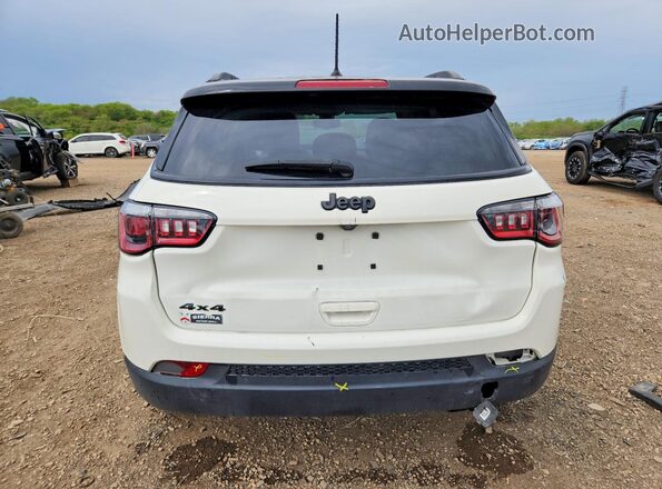 3C4NJDBB5JT299210 2018 JEEP COMPASS Белый Вид сзади