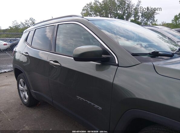 3C4NJDBB5JT366825 2018 JEEP COMPASS Green Widok wnętrza z tyłu
