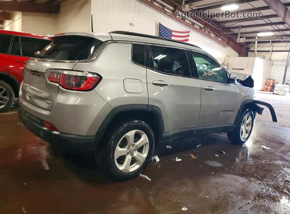 3C4NJDBB5JT454662 2018 JEEP COMPASS Серебряный Задняя правая четверть