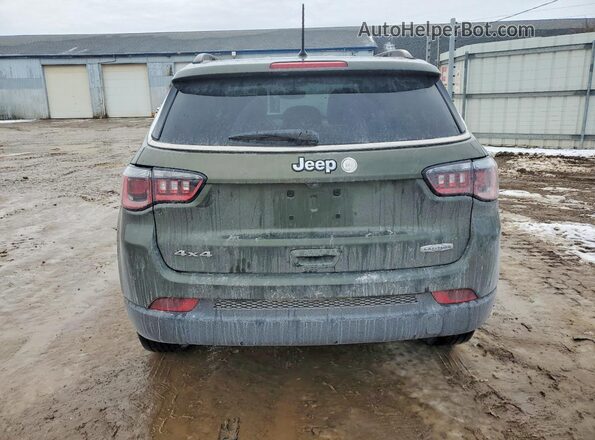 3C4NJDBB5JT467685 2018 JEEP COMPASS Зеленый Вид сзади