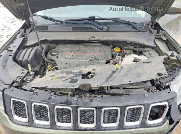3C4NJDBB5JT467685 2018 JEEP COMPASS Зеленый Вид задней части салона