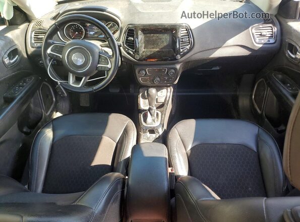 3C4NJDBB5MT586020 2021 JEEP COMPASS Maroon Widok deski rozdzielczej