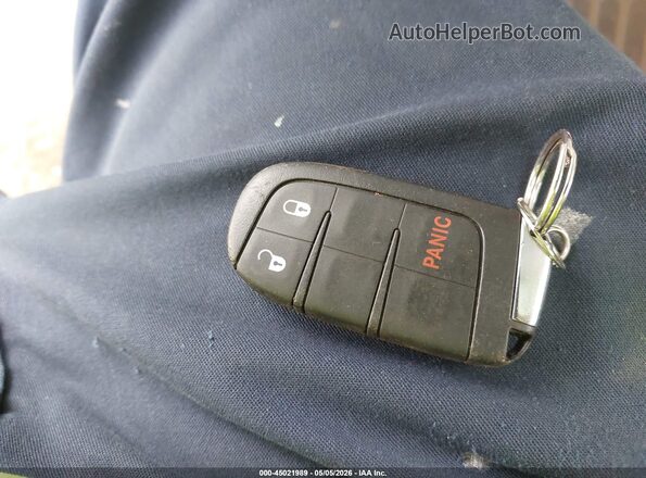 3C4NJDBB6JT108037 2018 JEEP COMPASS Зеленый Вид панели приборов
